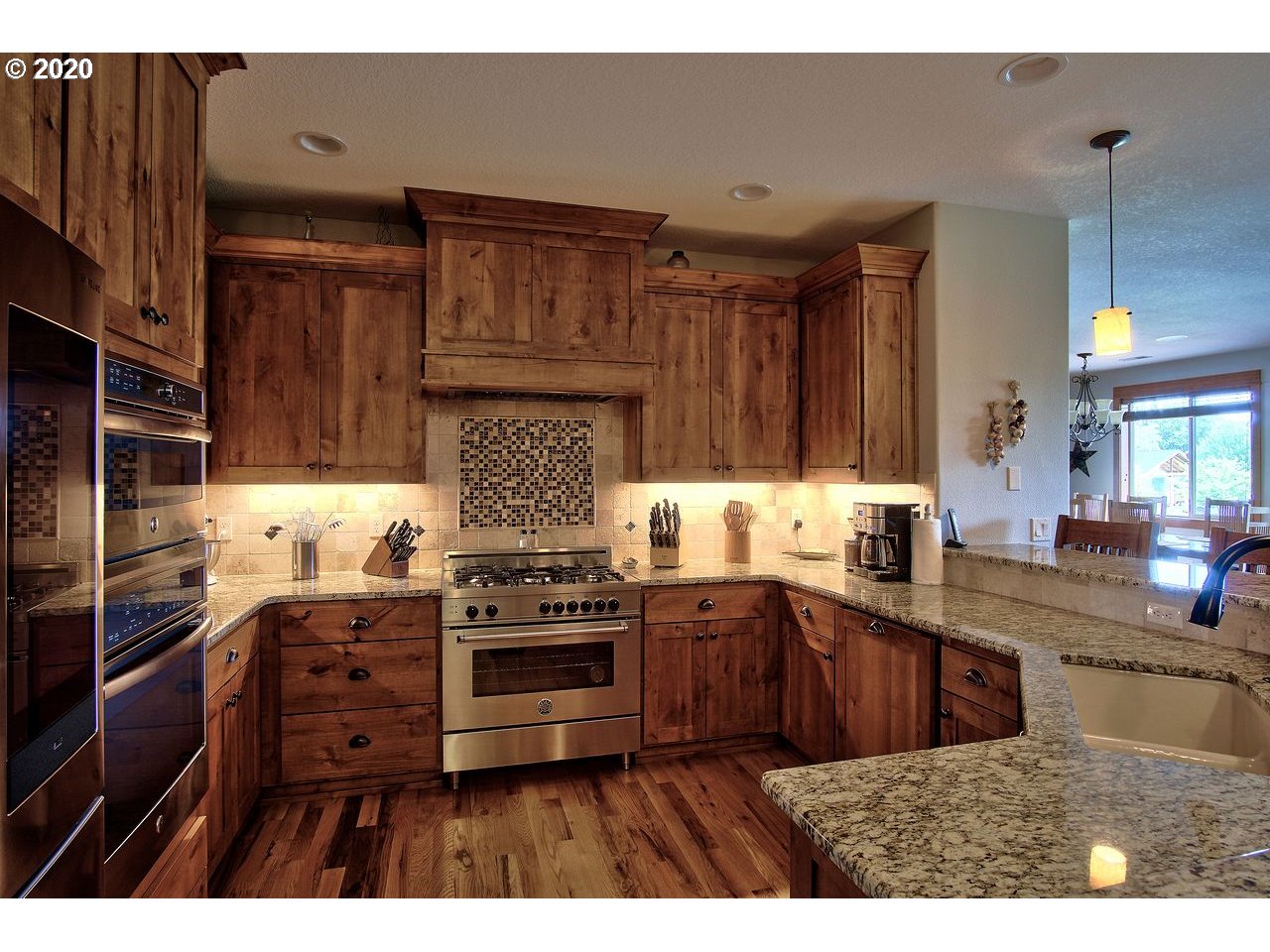 21994 Northeast Sunnycrest Road Newberg, OR 97132 - Photo 6 of 32 Gallery Image 6