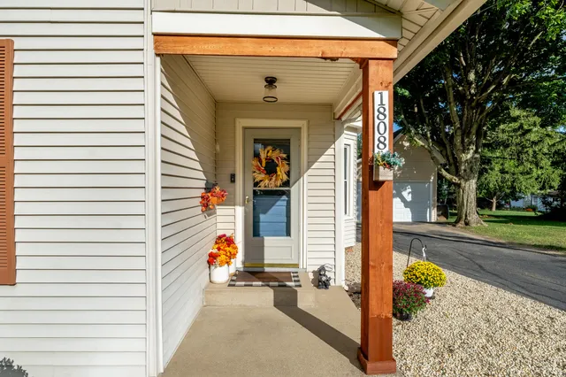 $384,900 | 1808 Washington Street, Valparaiso, IN 46383