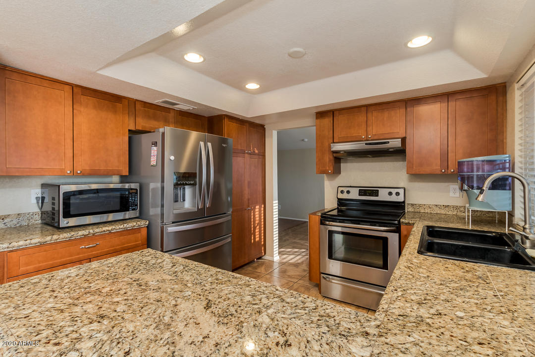 3378 West Grandview Road Phoenix, AZ 85053 - Photo 6 of 55 3378 W Grandview Road