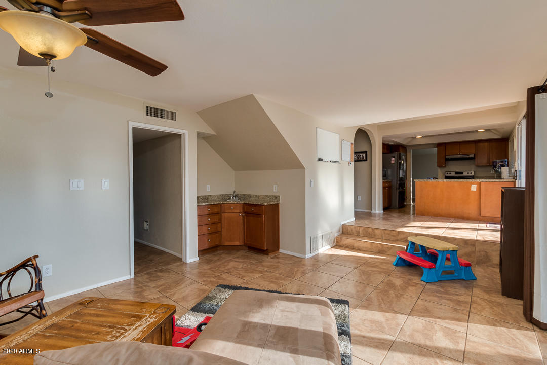 3378 West Grandview Road Phoenix, AZ 85053 - Photo 8 of 55 3378 W Grandview Road