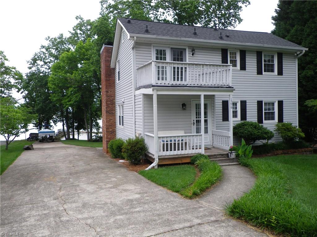 1596 Beckner Road Lexington, NC 27292 - Photo 10 of 29 Paved driveway with plenty of parking space.