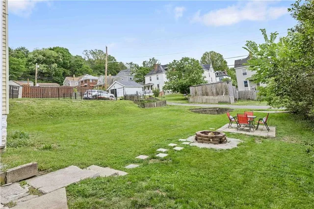 a front view of house with yard