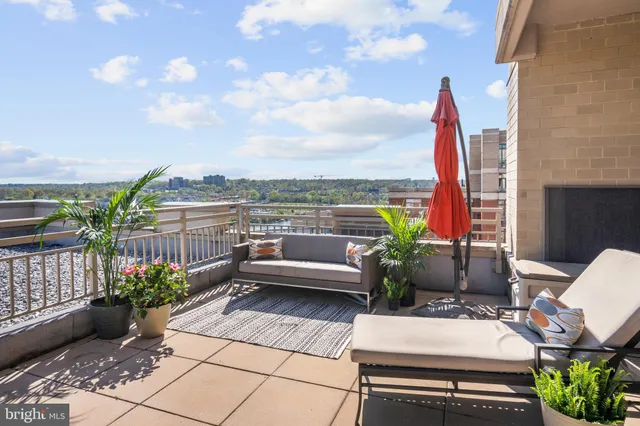 $799,000 | 3650 South Glebe Road, Unit 1050, Arlington, VA 22202