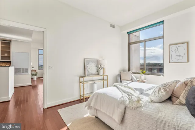 $799,000 | 3650 South Glebe Road, Unit 1050, Arlington, VA 22202