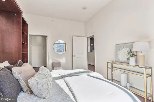 $799,000 | 3650 South Glebe Road, Unit 1050, Arlington, VA 22202