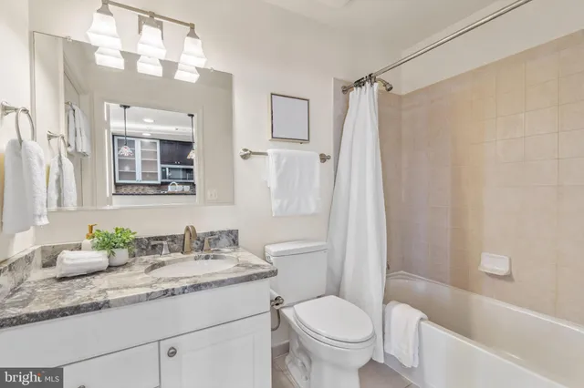 $799,000 | 3650 South Glebe Road, Unit 1050, Arlington, VA 22202