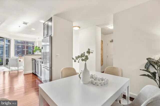 $799,000 | 3650 South Glebe Road, Unit 1050, Arlington, VA 22202