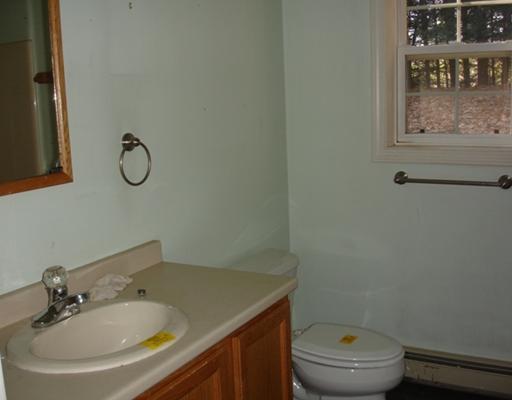 8 Pine Ridge Road Paris, ME 04281 - Photo 6 of 15 Bathroom.