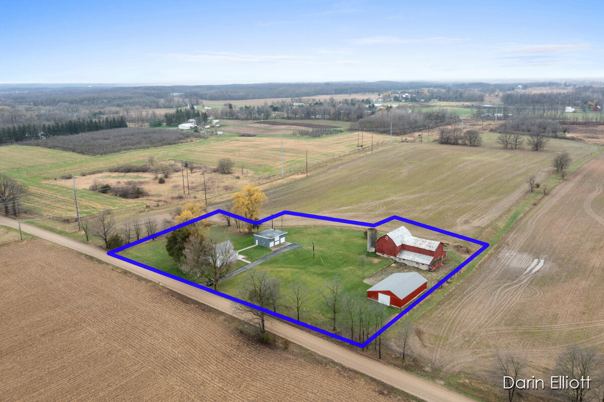 1777 Marquette Road Ionia, MI 48846 - Photo 2 of 49 IMG_1000