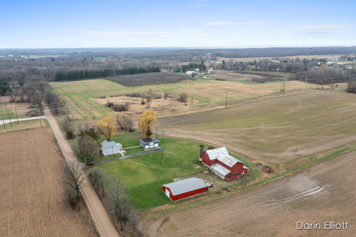 1777 Marquette Road Ionia, MI 48846 - Photo 3 of 49 IMG_1041