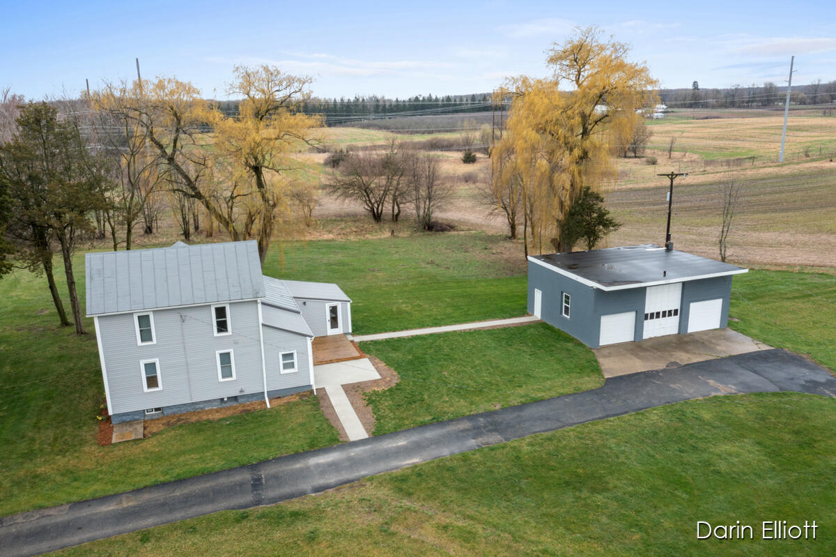 1777 Marquette Road Ionia, MI 48846 - Photo 4 of 49 IMG_1048
