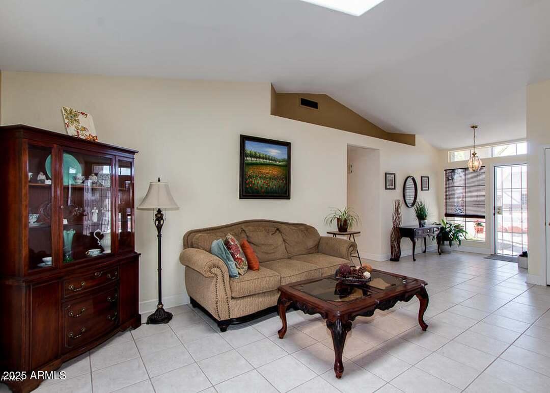 7738 West Shangri-la Road Peoria, AZ 85345 - Photo 6 of 30