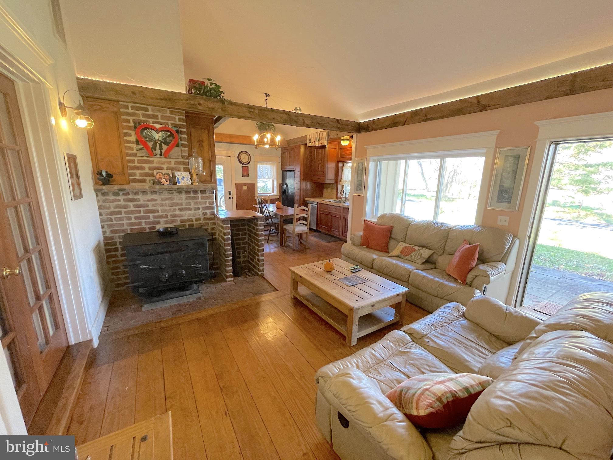 22500 Whites Ferry Road Dickerson, MD 20842 - Photo 4 of 7 Gallery Image 4