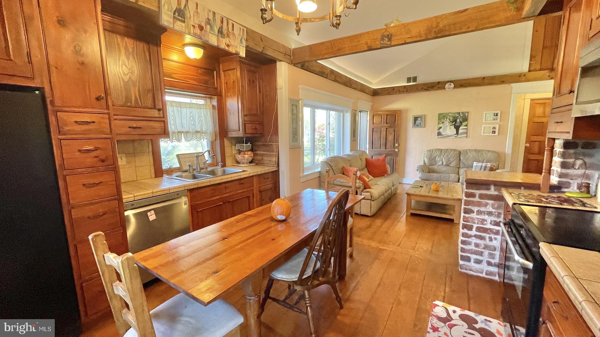 22500 Whites Ferry Road Dickerson, MD 20842 - Photo 6 of 7 Gallery Image 6