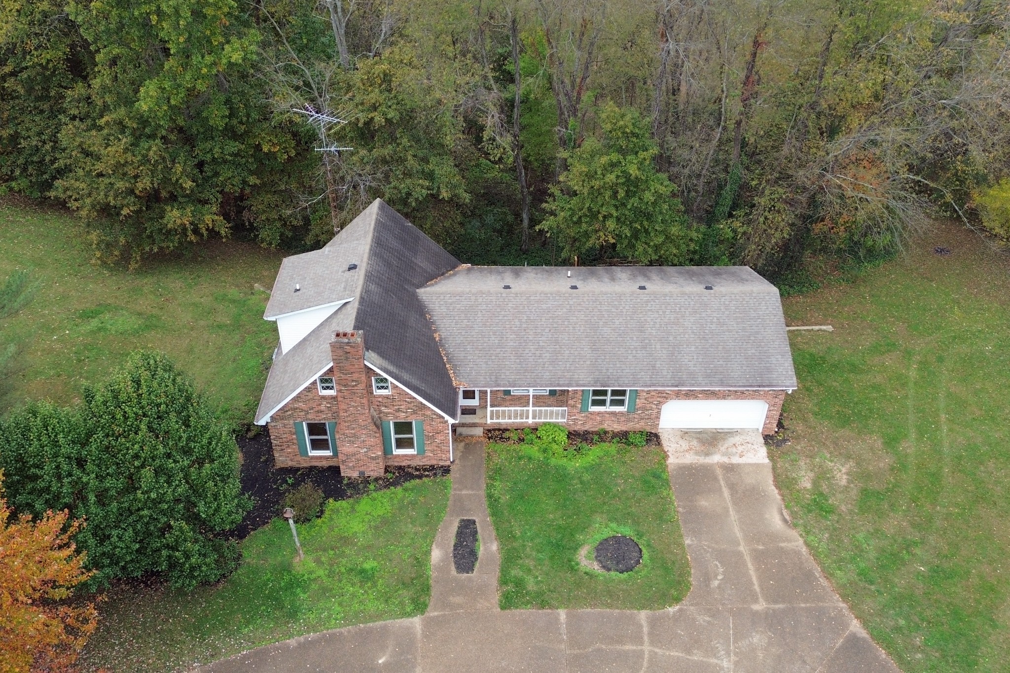 1015 Salem Road Franklin, KY 42134 - Photo 59 of 61 an aerial view of a house with swimming pool and garden