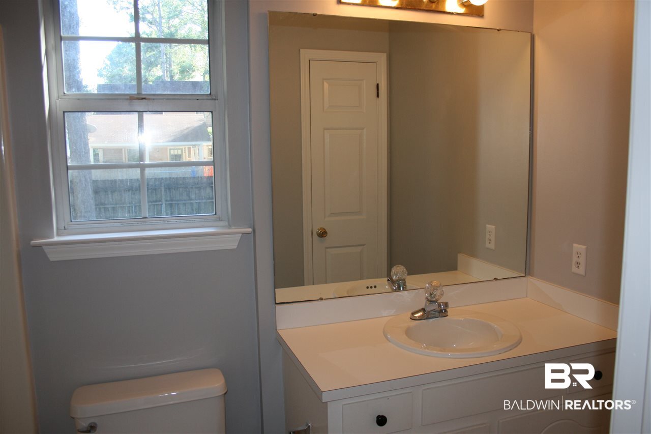 102 Meadow Wood Loop Daphne, AL 36526 - Photo 24 of 33 Upstairs Full Bath