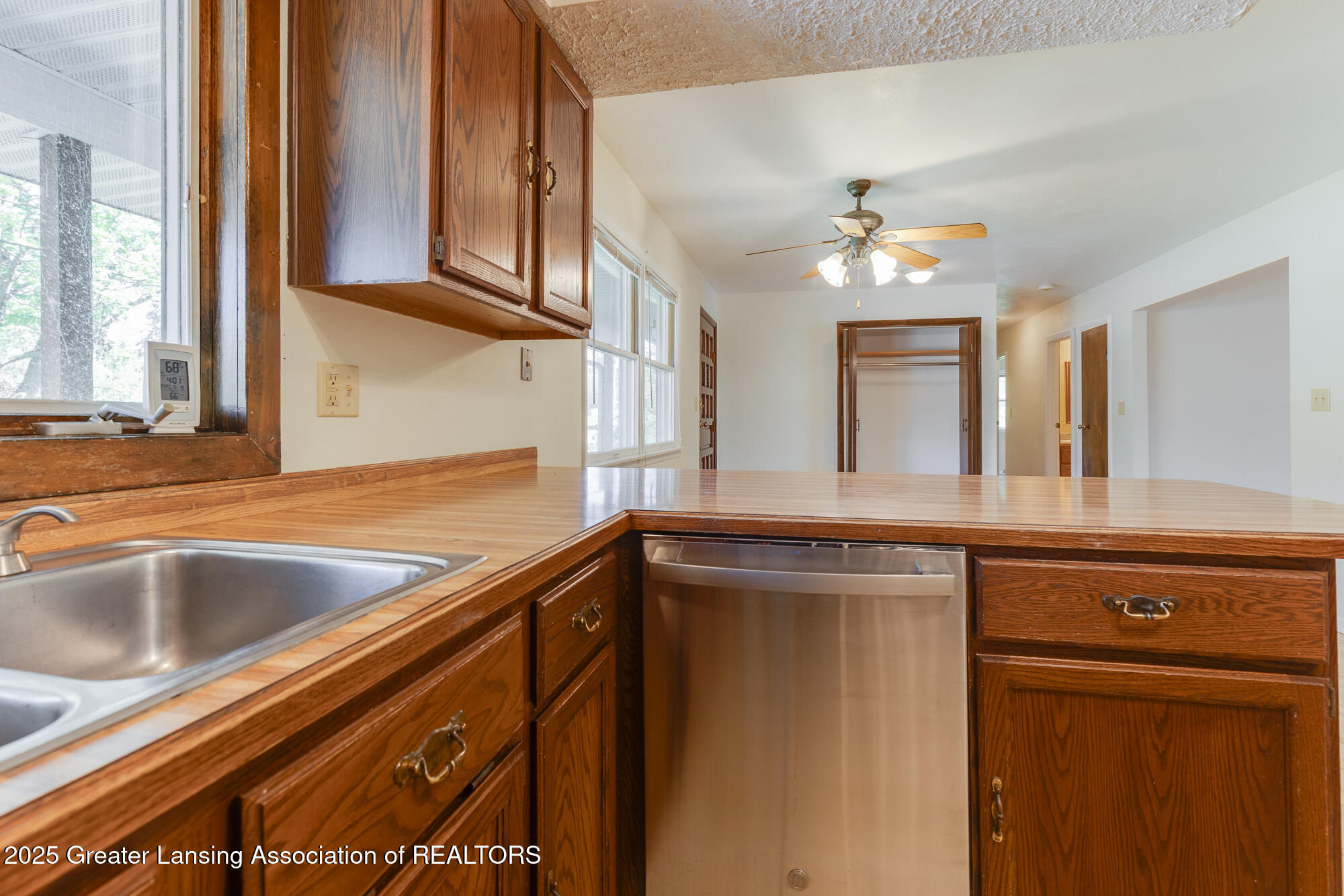 1508 South Canal Road Lansing, MI 48917 - Photo 13 of 55 1508_S_Canal_PAUL-33