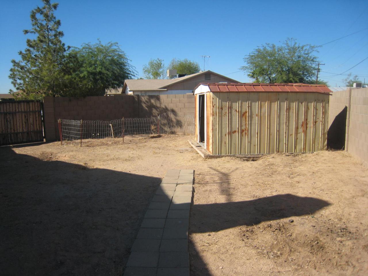 3314 East Nisbet Road Phoenix, AZ 85032 - Photo 19 of 25 West Side Yard