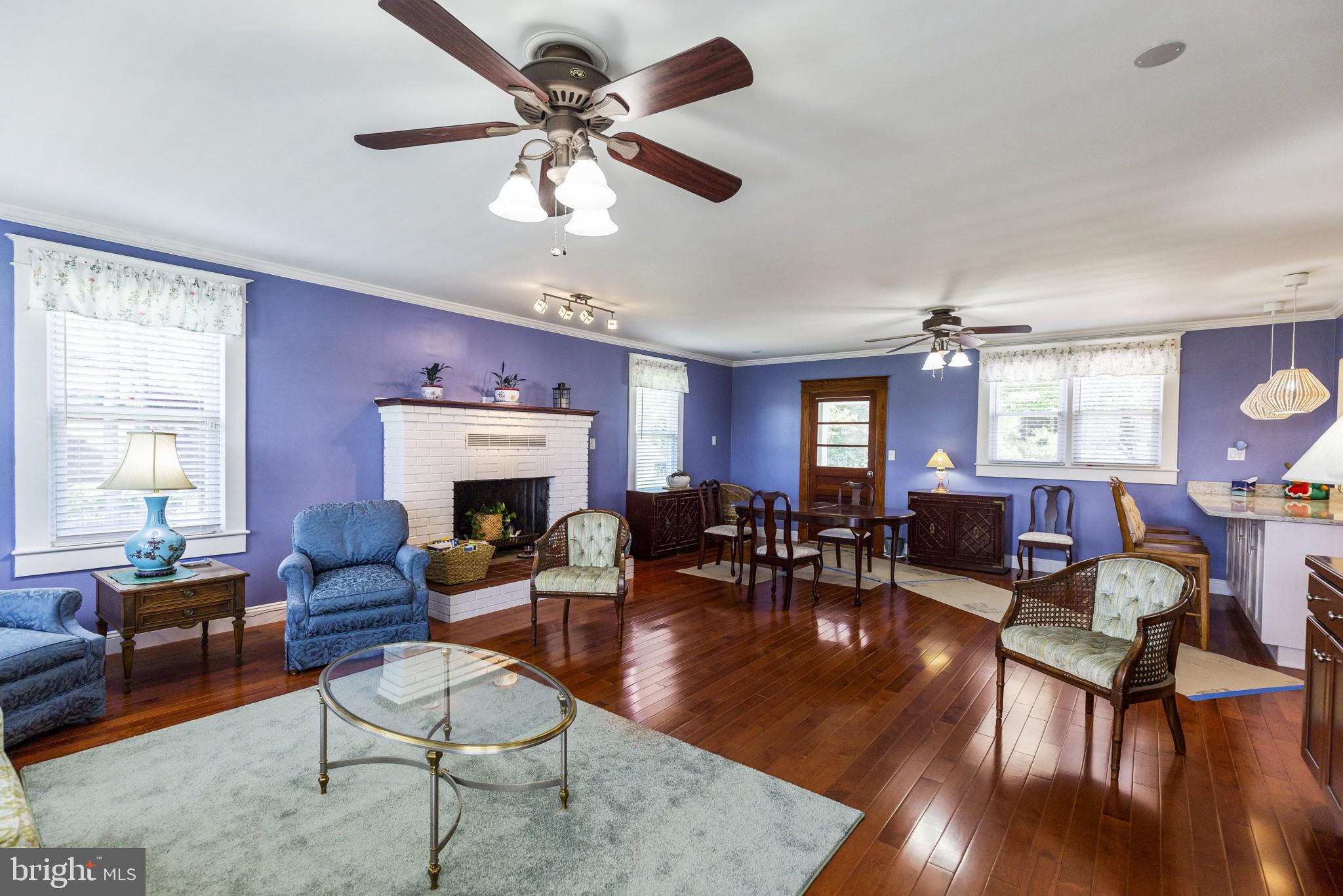 14236 Solomons Island Road South Solomons, MD 20688 - Photo 13 of 40 Living room