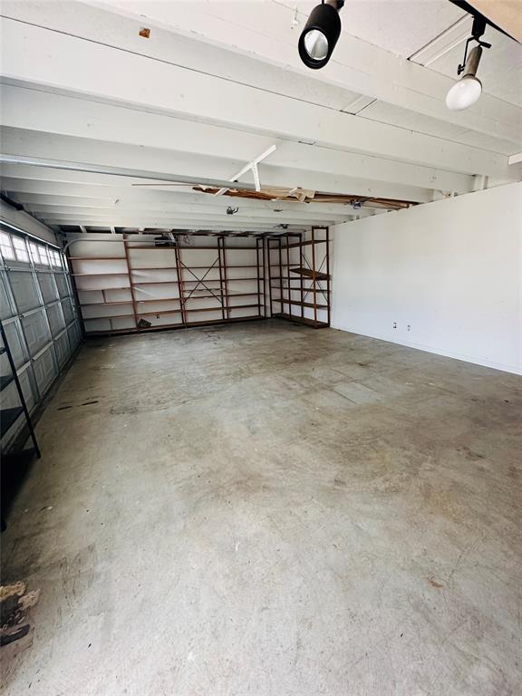 5114 Alcott Street Dallas, TX 75206 - Photo 20 of 24 Oversized garage