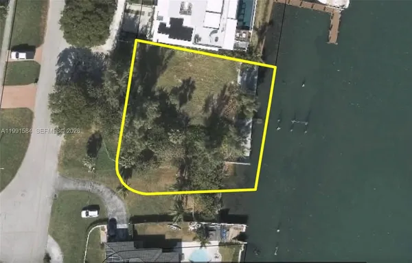 $5,200,000 | 10801 North Bayshore Drive, Miami, FL 33181