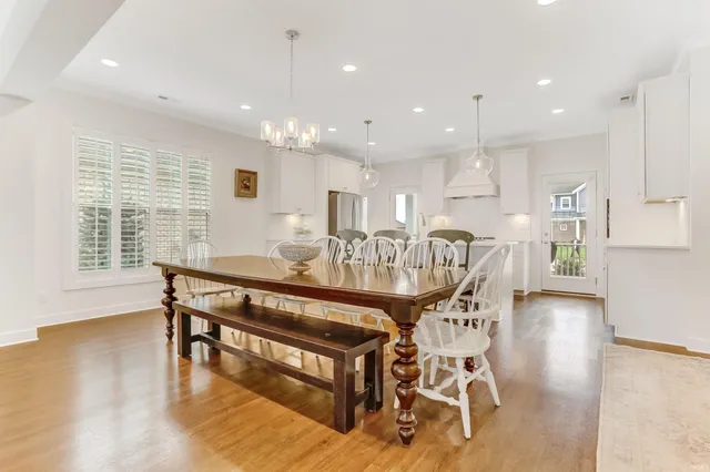 $599,900 | 5498 Abbe Wood Drive, Newburgh, IN 47630