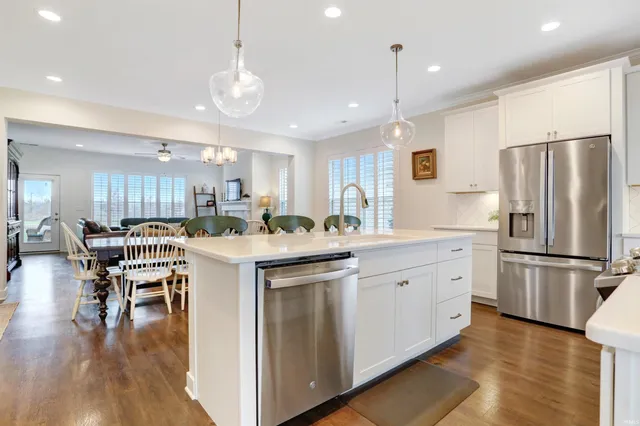 $599,900 | 5498 Abbe Wood Drive, Newburgh, IN 47630