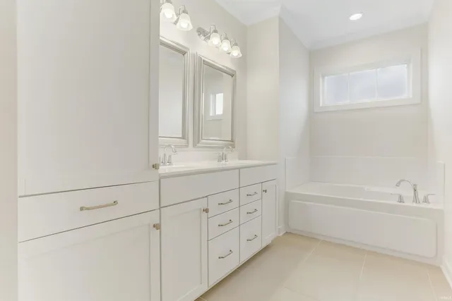 $599,900 | 5498 Abbe Wood Drive, Newburgh, IN 47630