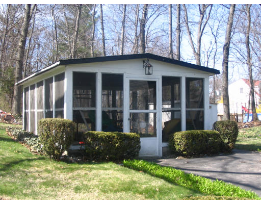 13 Locke Road Billerica, MA 01821 - Photo 8 of 9