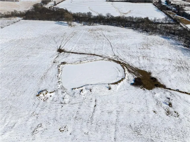 $1,390,000 | 29 Northeast 400 Road, Clinton, MO 64735