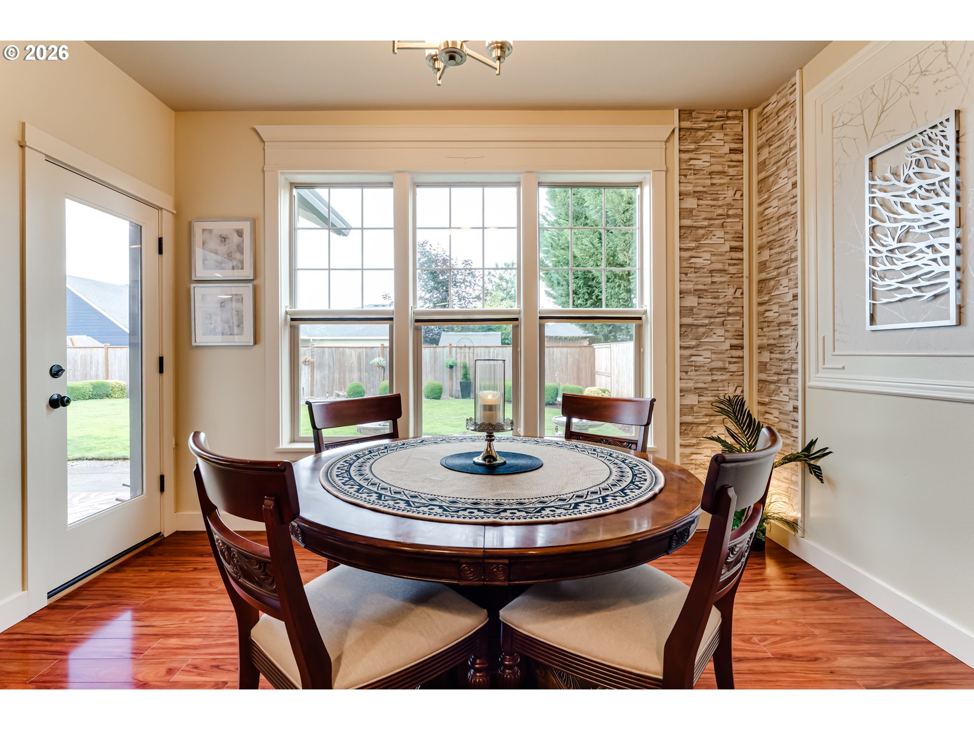 1016 Fieldcrest Avenue Junction City, OR 97448 - Photo 12 of 28 Dining Area