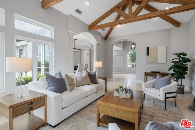 a view of a livingroom and dining room