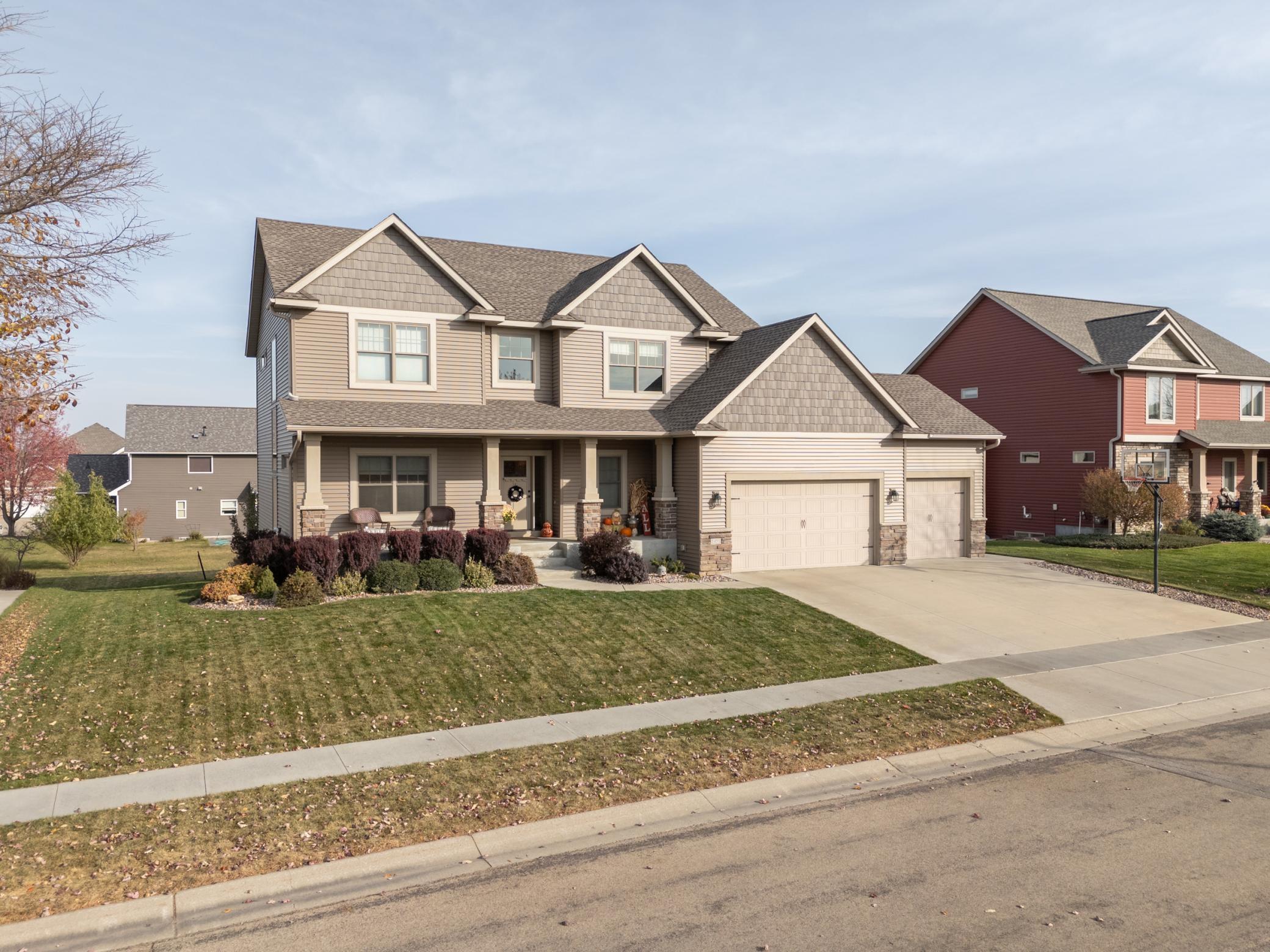 1451 Echo Ridge Street Southwest Rochester, MN 55902 - Photo 2 of 37