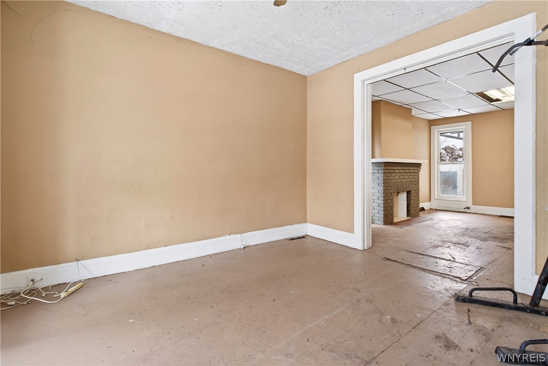 314 14th Street Buffalo, NY 14213 - Photo 8 of 37