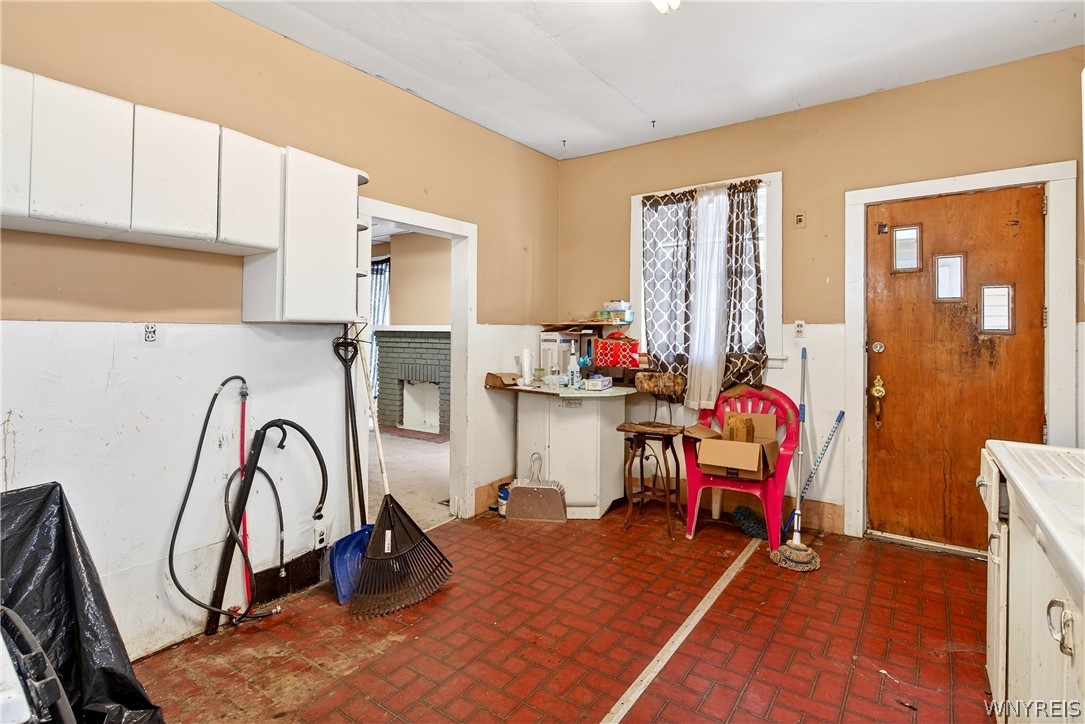 314 14th Street Buffalo, NY 14213 - Photo 10 of 37