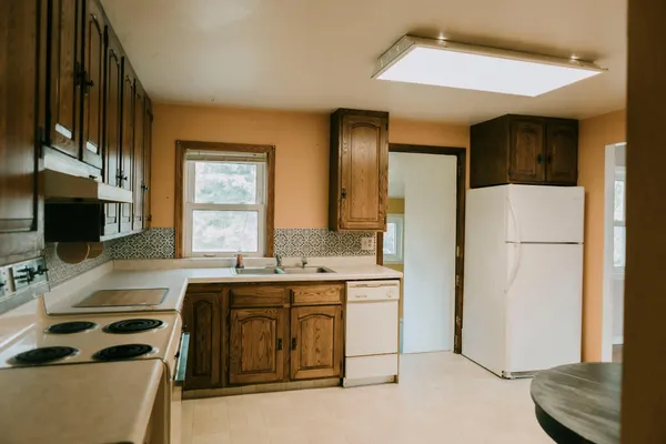 $74,900 | 104 Atlantic Avenue South, Herman, MN 56248