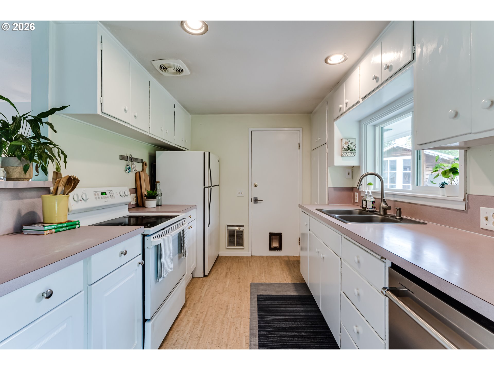 3175 University Street Eugene, OR 97405 - Photo 15 of 37