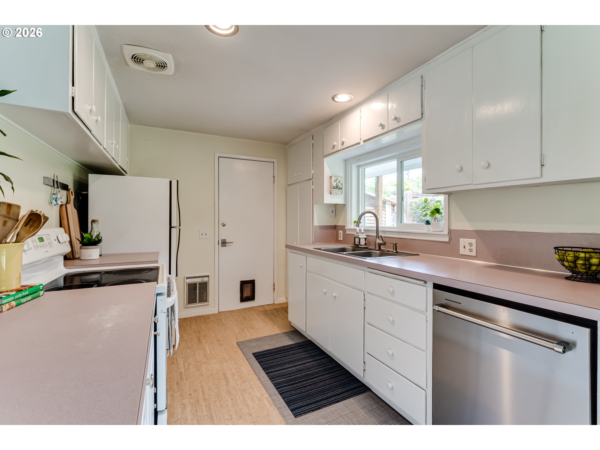 3175 University Street Eugene, OR 97405 - Photo 16 of 37