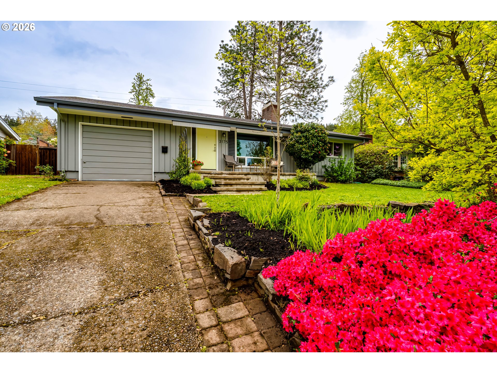 3175 University Street Eugene, OR 97405 - Photo 2 of 37