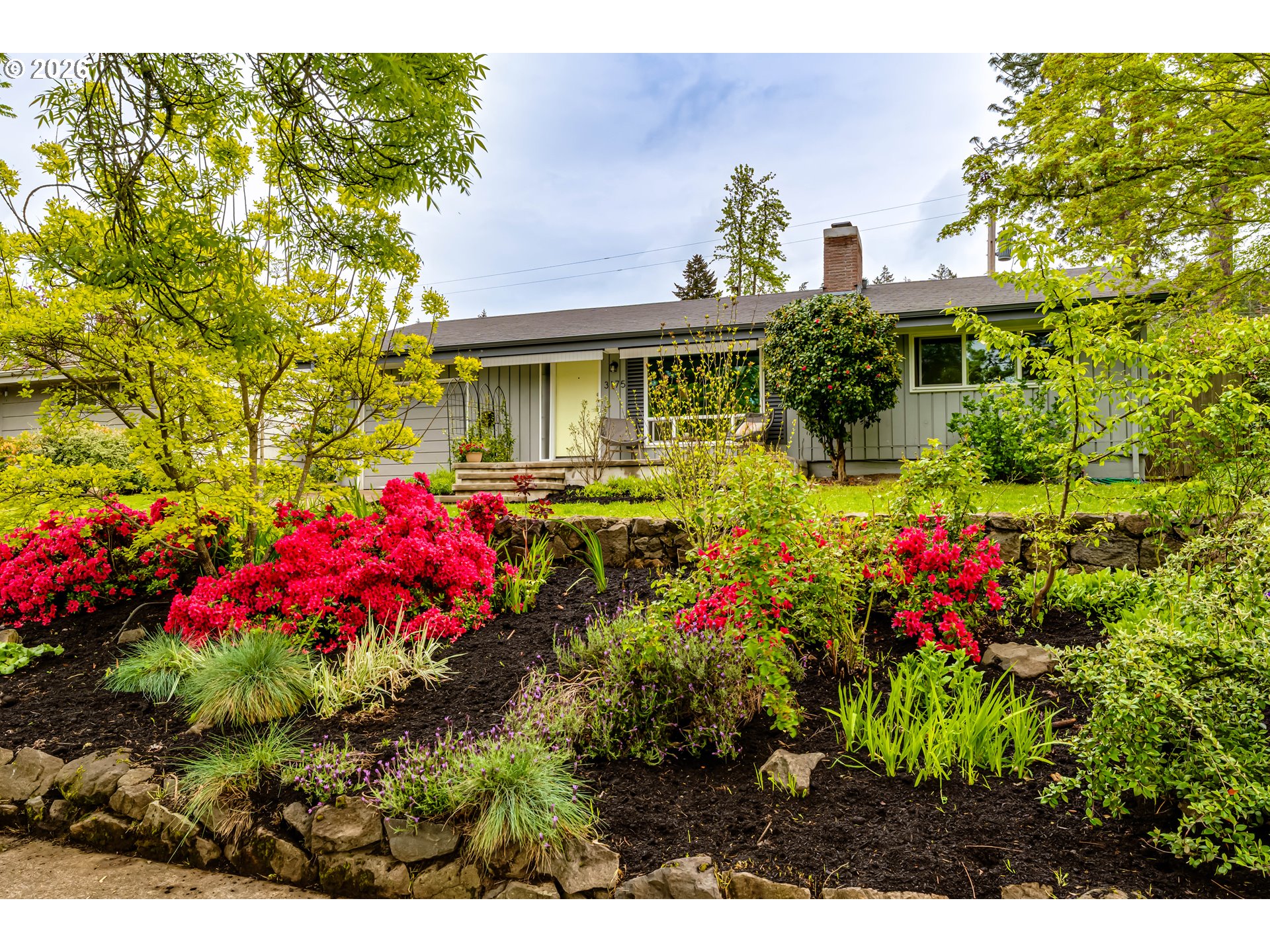 3175 University Street Eugene, OR 97405 - Photo 3 of 37