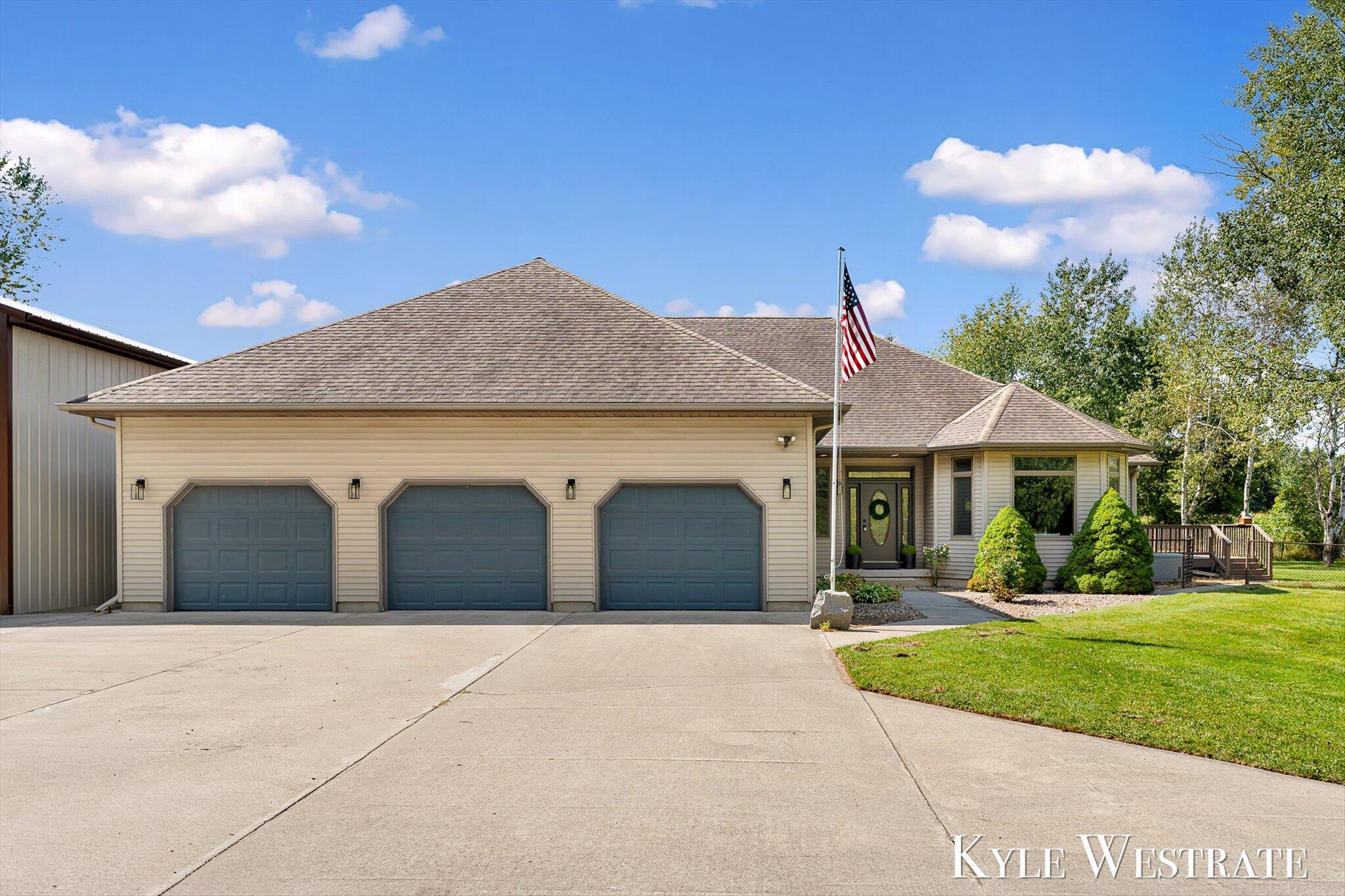 6851 Dumon Road Belding, MI 48809 - Photo 1 of 62 03-AIV00346