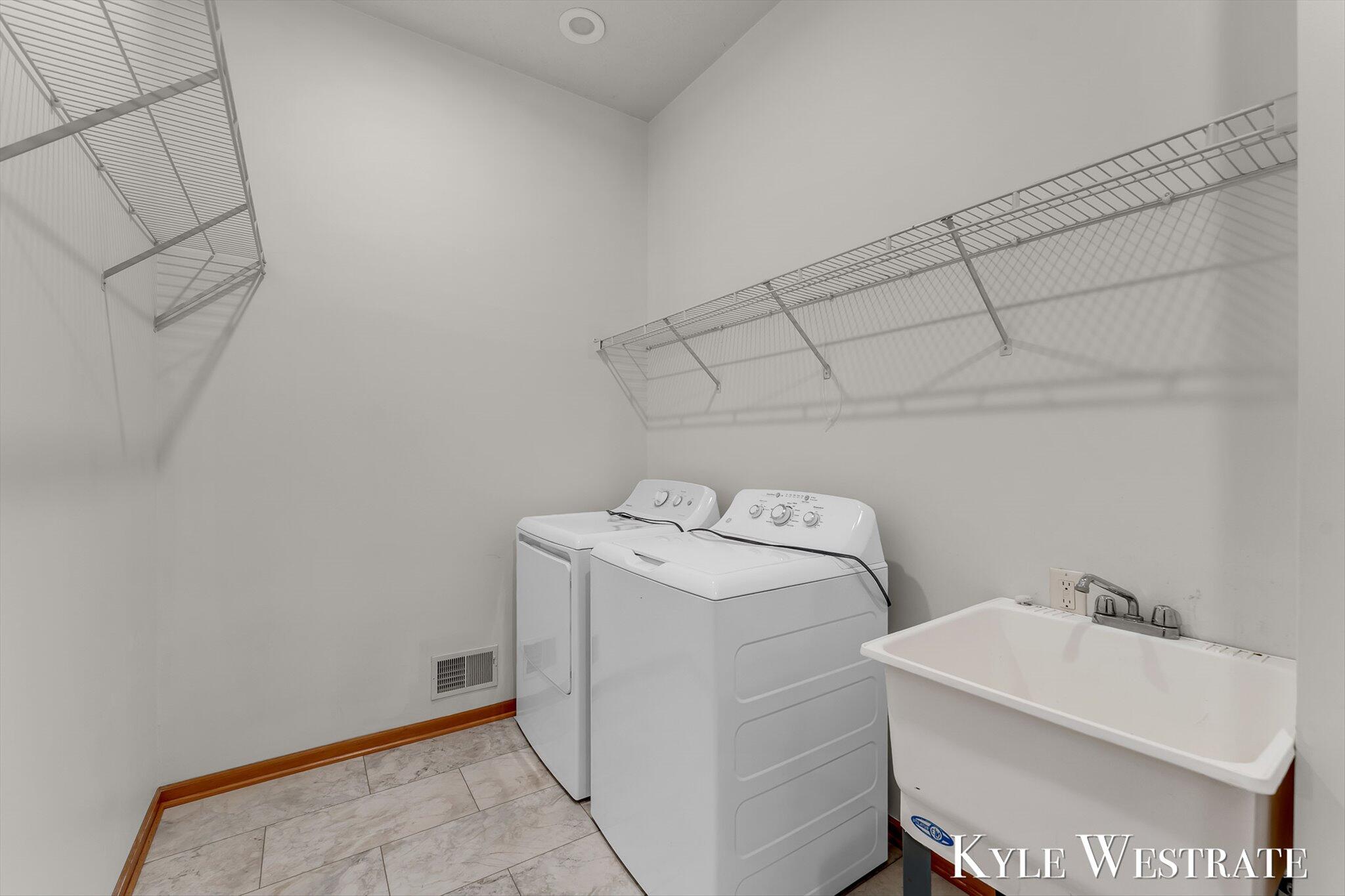 6851 Dumon Road Belding, MI 48809 - Photo 39 of 62 42-AIV00221