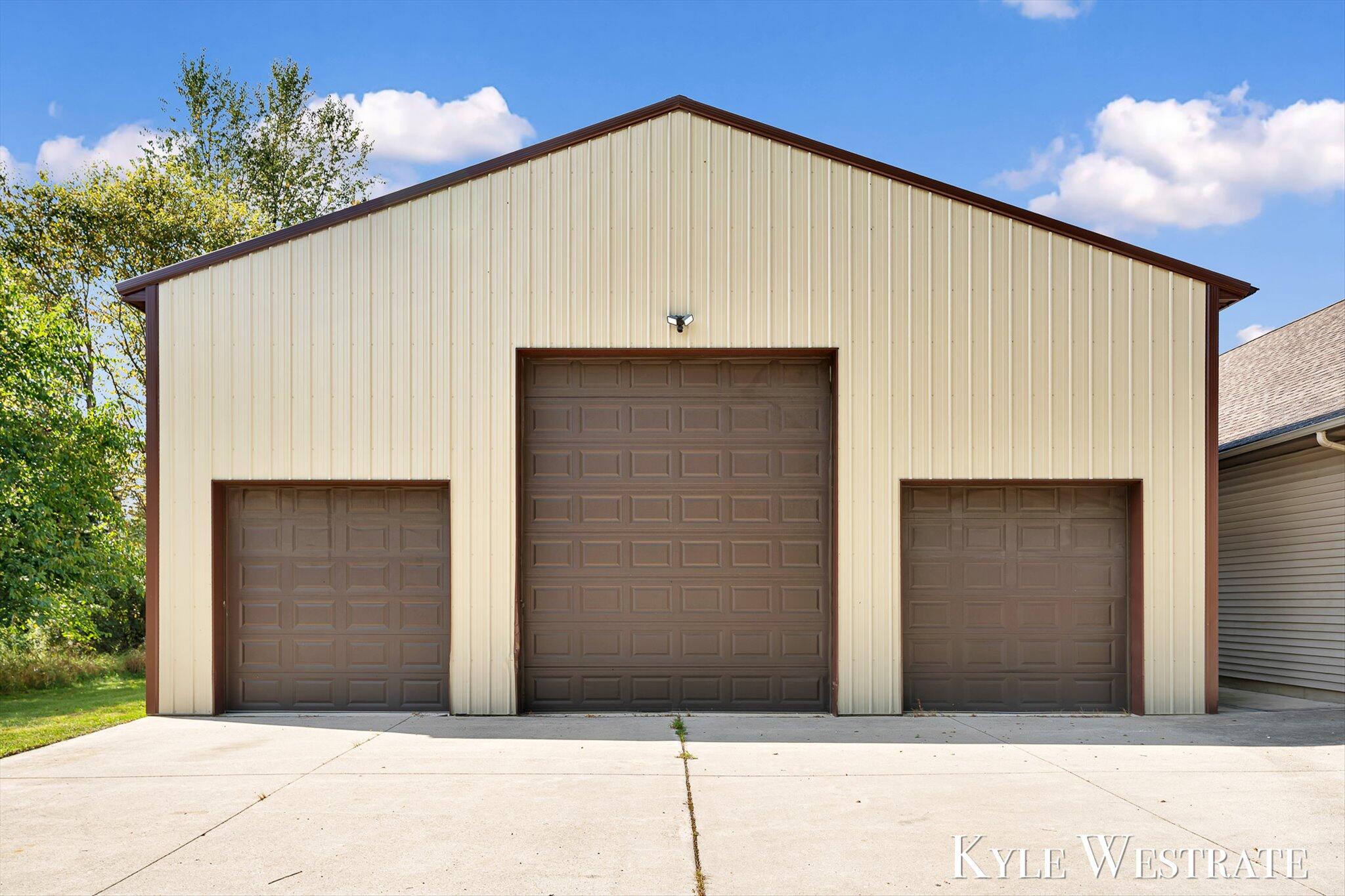 6851 Dumon Road Belding, MI 48809 - Photo 57 of 62 64-AIV00352