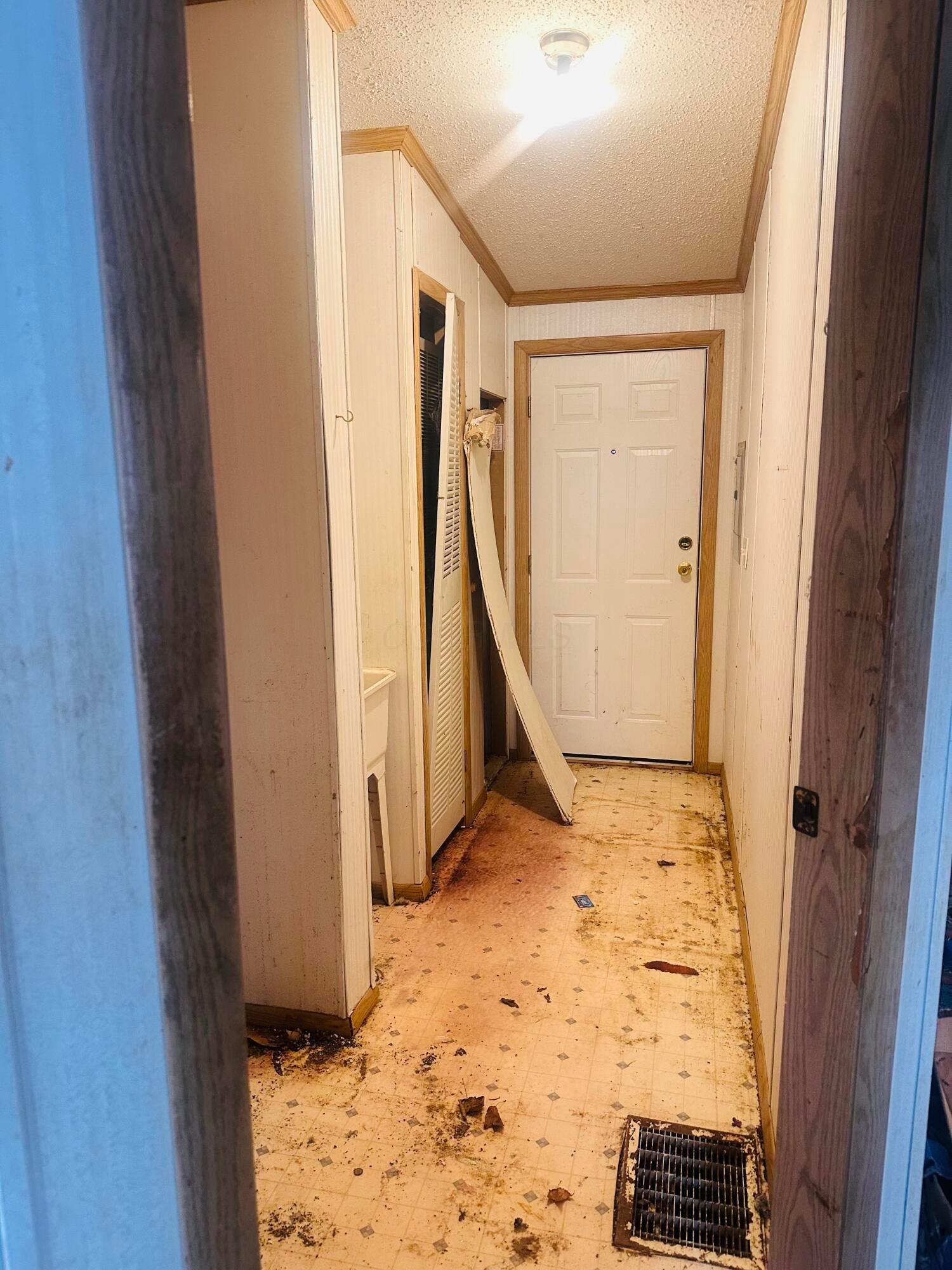 5330 Cemetery Road Mount Perry, OH 43760 - Photo 20 of 22 Hallway