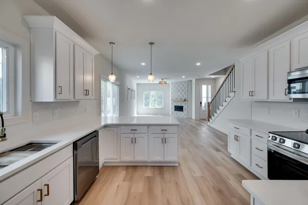 $3,450 | 2401 B Inga Street, Nashville, TN 37206