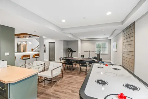 $1,250,000 | 507 North Avenue, Barrington, IL 60010