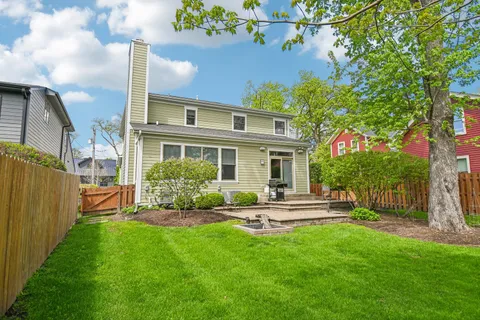 $1,250,000 | 507 North Avenue, Barrington, IL 60010
