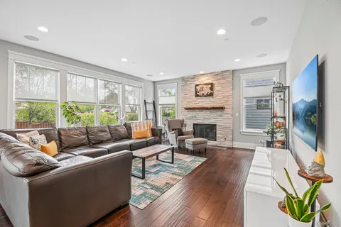 $1,250,000 | 507 North Avenue, Barrington, IL 60010