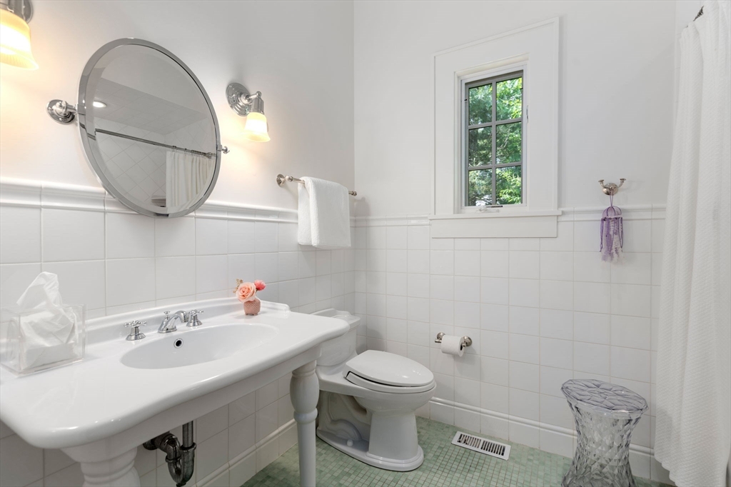 41 Stony Brook Road Weston, MA 02493 - Photo 25 of 40 Gallery Image 25