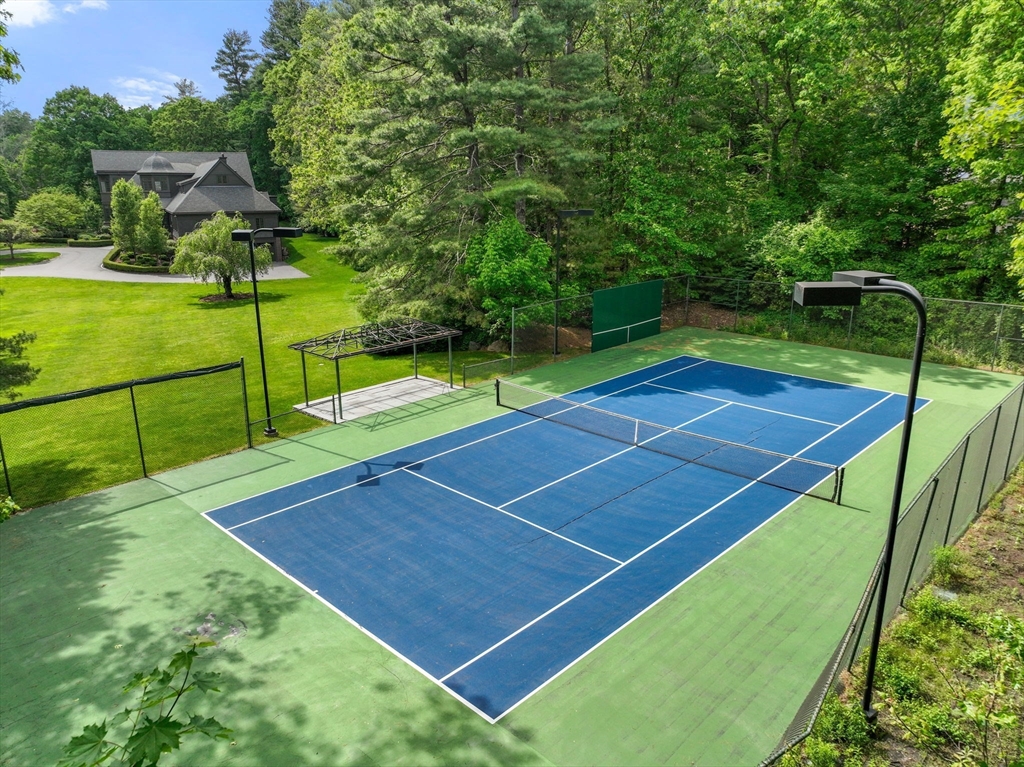 41 Stony Brook Road Weston, MA 02493 - Photo 5 of 40 Gallery Image 5